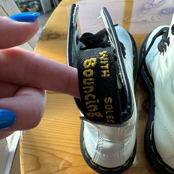 The iconic 1460 8-eye combat boot from Dr. Martens - Picture 6 of 9